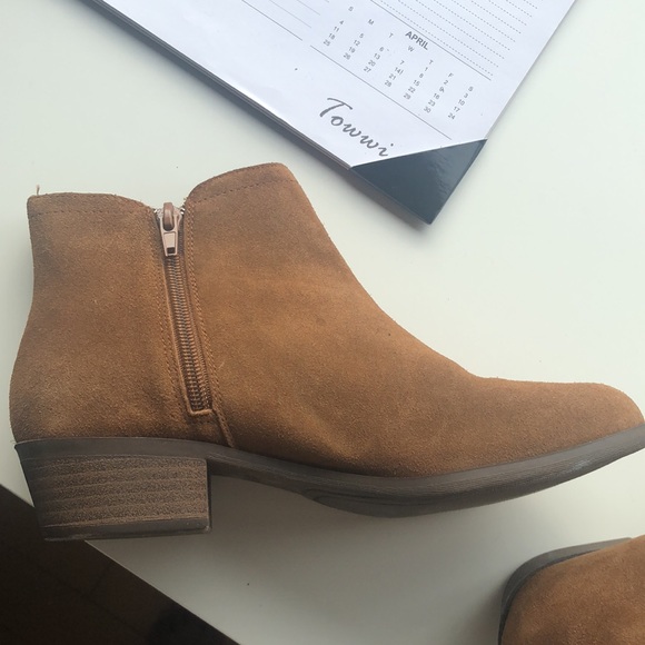 Brown suede booties - Picture 3 of 3